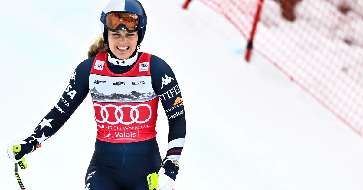 Lindsey Vonn crashes in final downhill before Winter Olympics