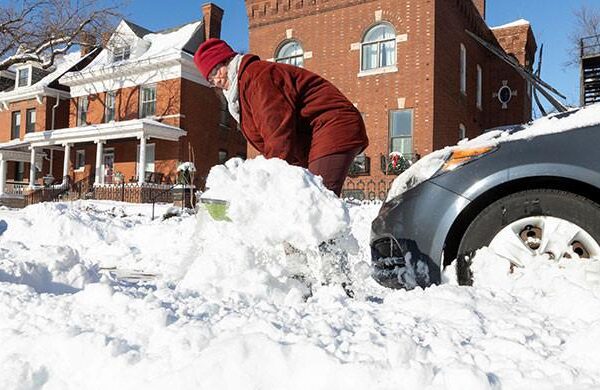 Millions dig out after US snowstorm; subfreezing temperatures to persist