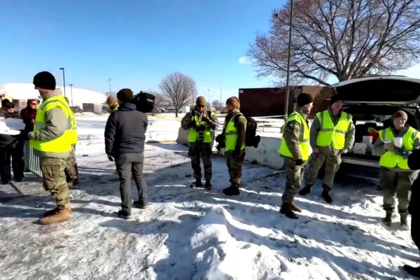 National Guard in Minnesota hands out coffee, donuts to anti-ICE protesters