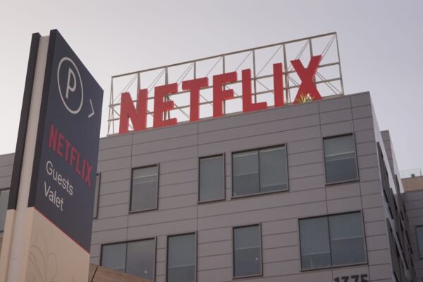 Netflix amends Warner Bros. Discovery offer to all cash