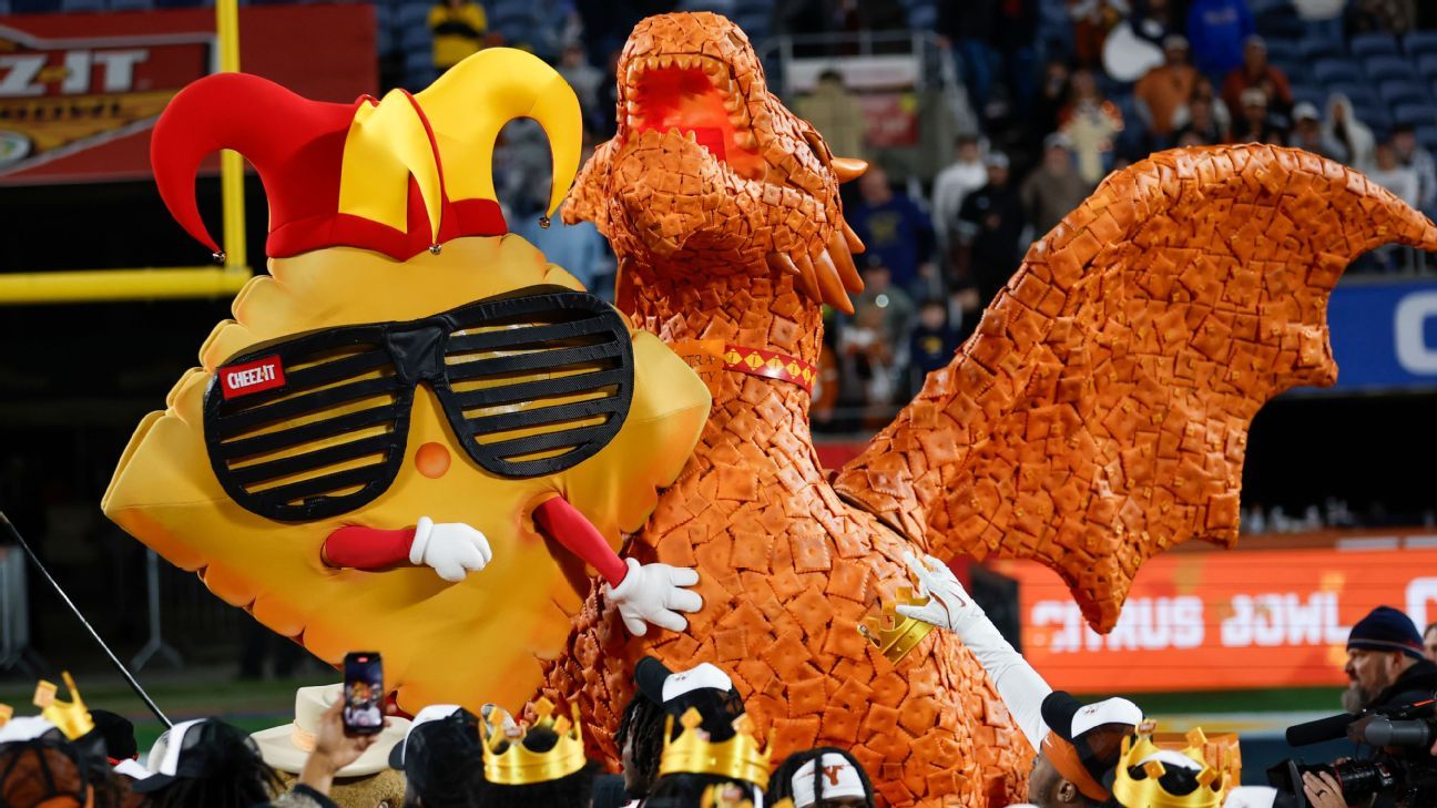 Our favorite bowl game moments: Mascots, mayhem and more