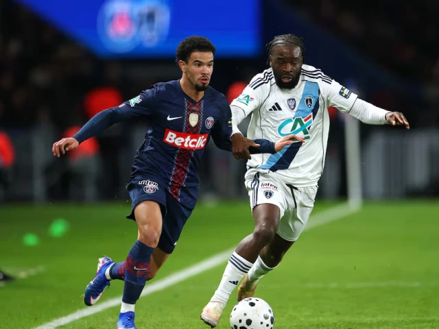 paris st germain s warren zaire emery in action with paris fc s jonathan ikone photo reuters