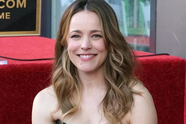 Rachel McAdams becomes object of jokes at Hollywood Star of Fame event