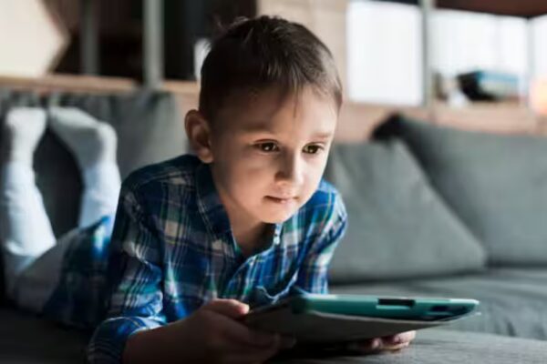 Raising Kids In A Screen-First World: What Parents Should Know About Early Exposure