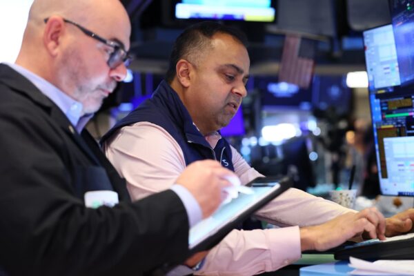 S&P 500 books back-to-back losses as tech sells off, Bank of America slides after earnings: Live updates