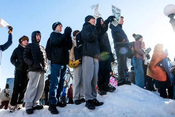 Second-largest Minnesota school district to offer temporary virtual learning amid ICE operations