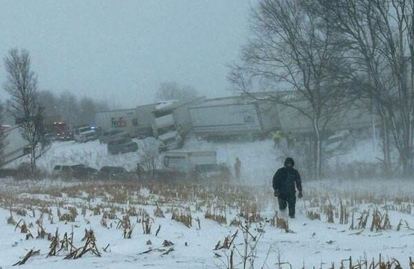 Snowstorm leaves dozens injured in US pile-up