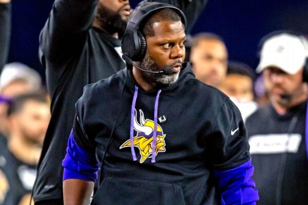 Source: Commanders finalizing deal to hire Daronte Jones as DC