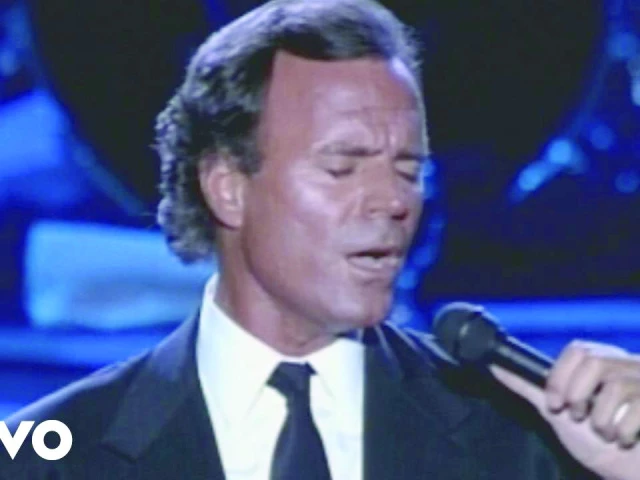 julio iglesias photo file