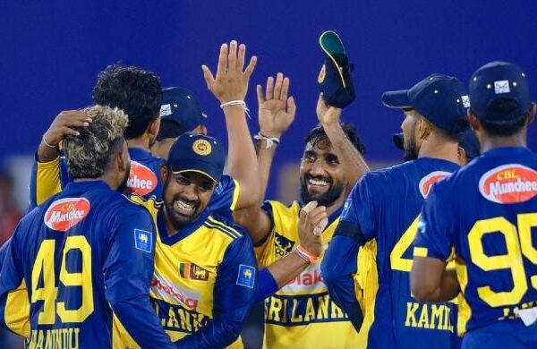 Sri Lanka beat Pakistan in rain-hit third T20I to level series 1-1