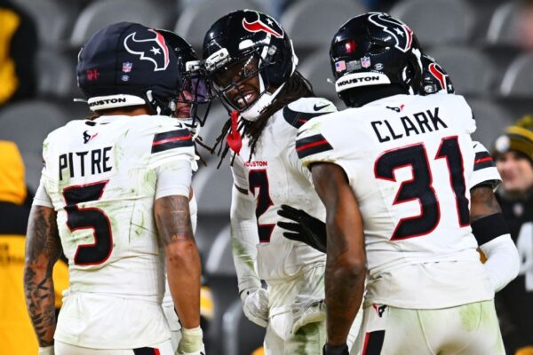 'Swarm City': Texans' petty post at Steelers tops NFL wild-card trolls