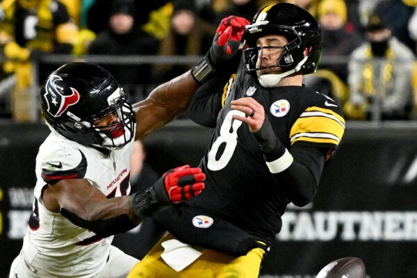 Texans defense suffocates Aaron Rodgers, Steelers in playoff win