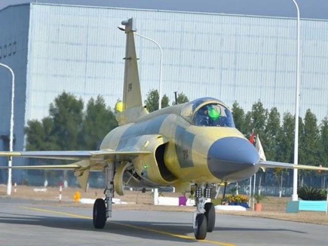 jf 17 thunder is an advanced light weight all weather day night multi role fighter aircraft developed as a joint venture between pakistan aeronautical complex pac kamra and chengdu aircraft industry corporation cac of china photo pakistan aeronautical complex website
