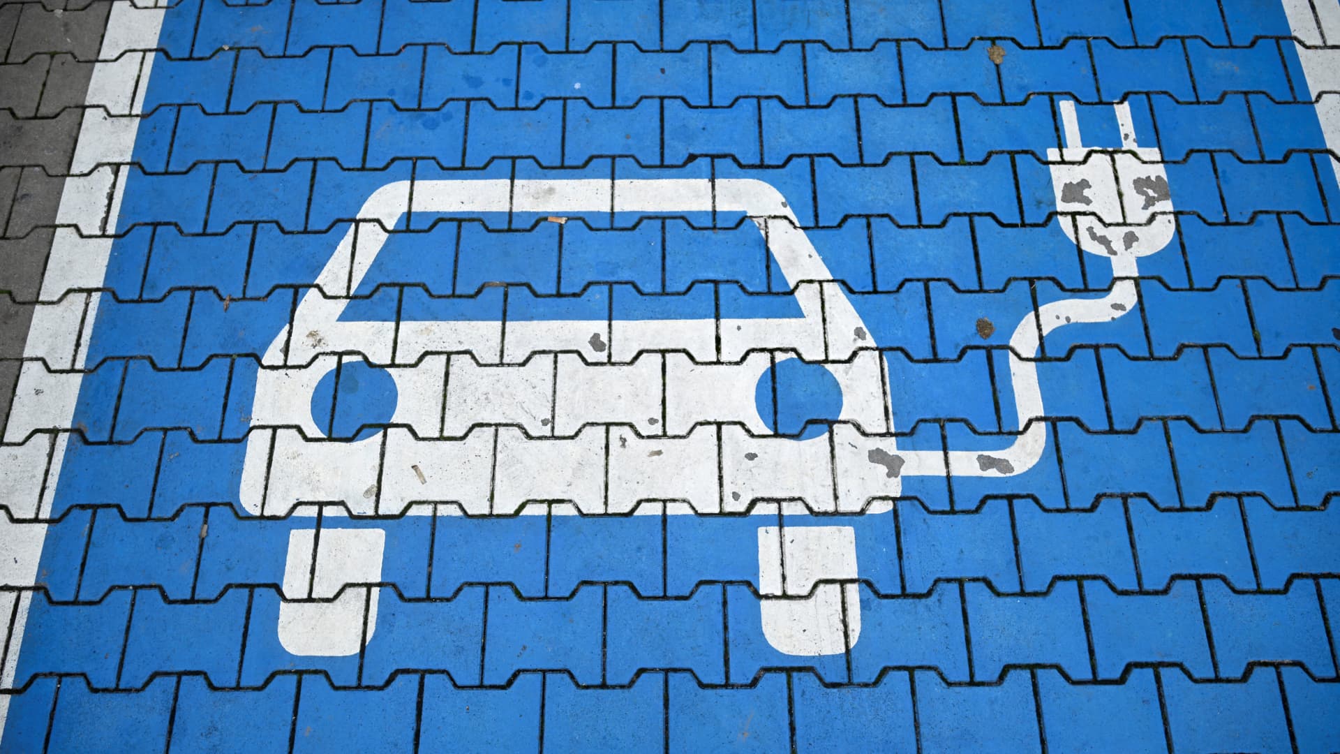 Trump administration unlawfully suspended EV charger infrastructure
program, U.S. judge rules