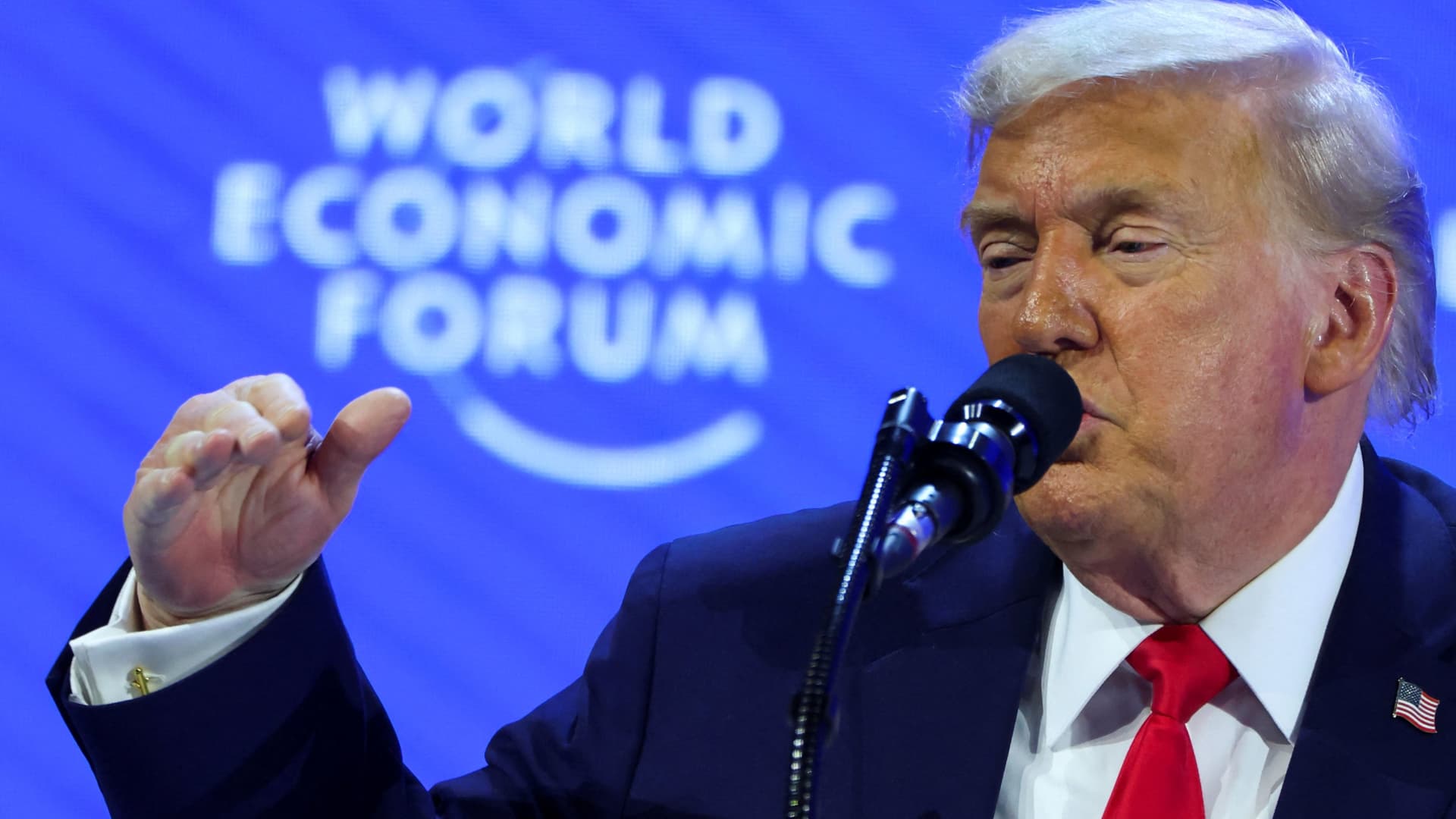 Trump calls for Congress to enact 10% credit card interest rate cap; bank stocks rise