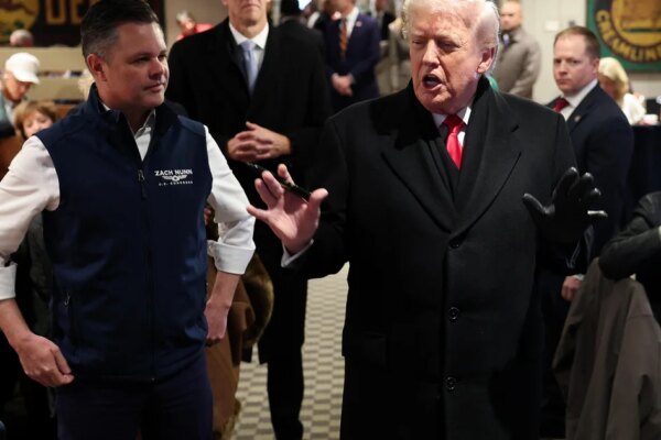 Trump visits Iowa to kick off midterm election campaigning: "We've got to win"