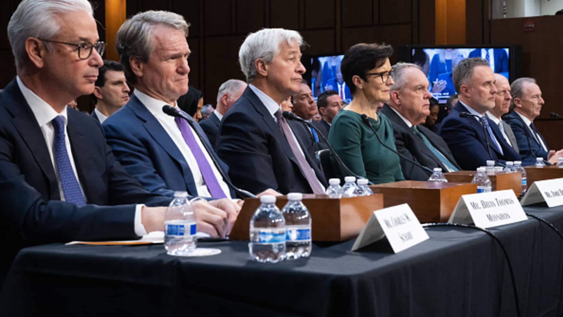 Trump's credit card rate cap plan has unclear path, 'devastating' risks, bank insiders say