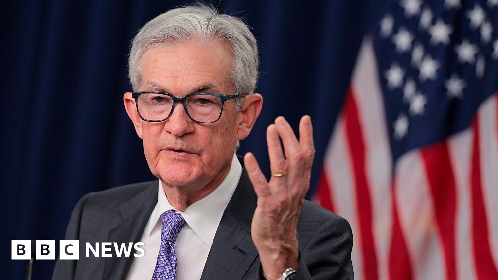 US Fed holds interest rates despite White House pressure