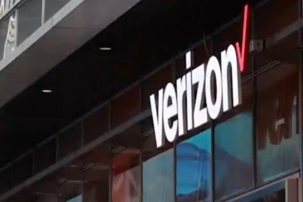 Verizon offers $20 credit to customers hit by outage