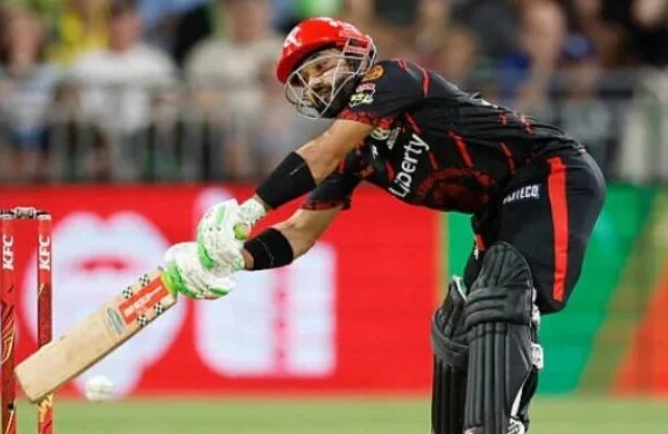 WATCH: Melbourne captain retires Mohammad Rizwan during BBL 15 game