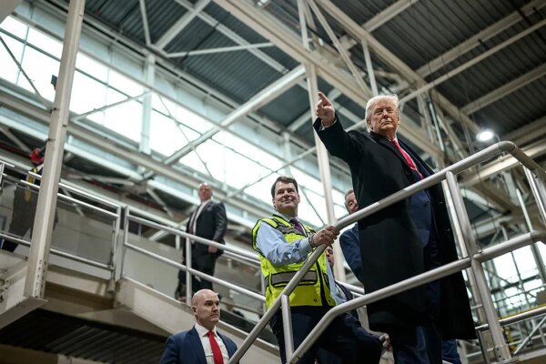 White House says Trump gave ‘appropriate’ response after heckler confrontation caught on video