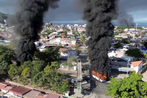 Airlines halt Puerto Vallarta flights after violence following Mexican cartel leader's killing