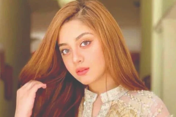 alizeh shah photo file