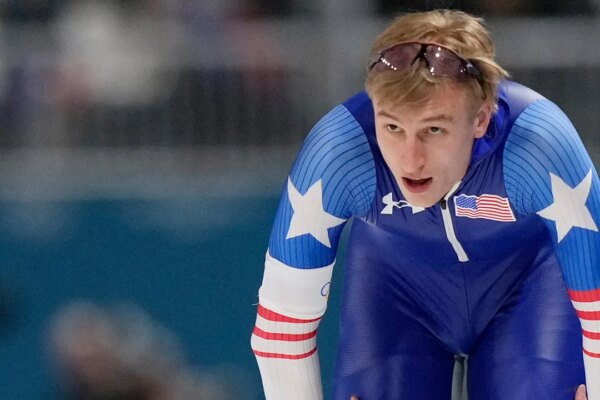 American Jordan Stolz secures silver medal in men's speedskating 1,500-meter event