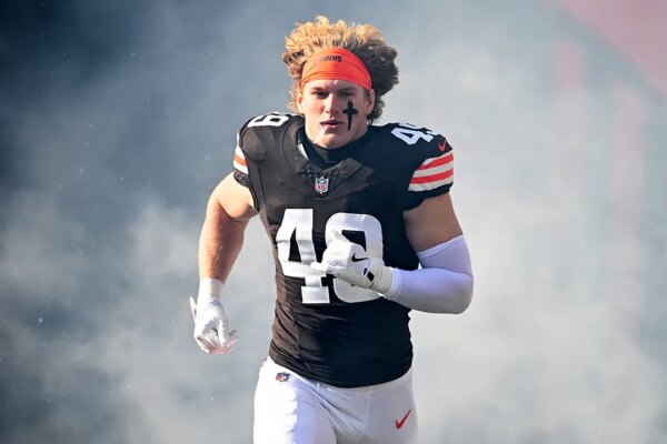 Browns linebacker Carson Schwesinger wins NFL Defensive Rookie of the Year