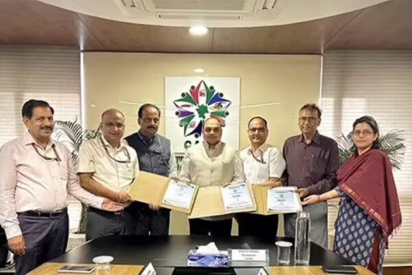 CAQM notifies norms for using mechanised road sweeping machines to reduce pollution | Delhi News - The Times of India