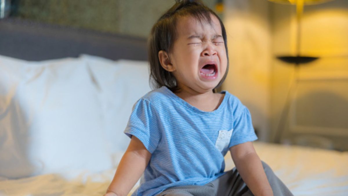Child Waking Up Screaming At Night? Doctors Explain Sleep Terrors In Kids
