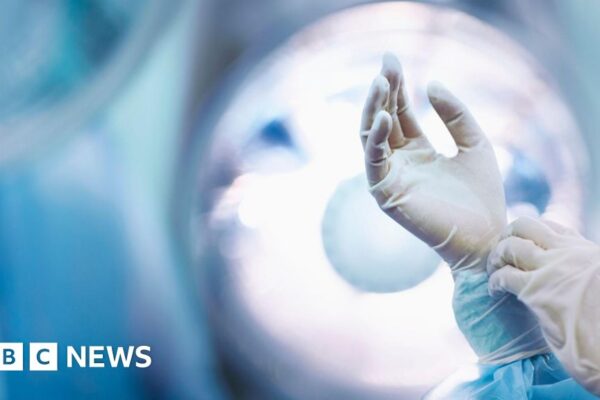 Court upholds return of Oxford surgeon who harassed colleagues