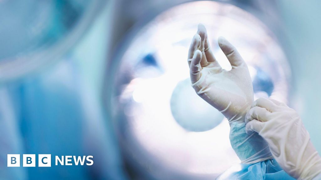 Court upholds return of Oxford surgeon who harassed colleagues