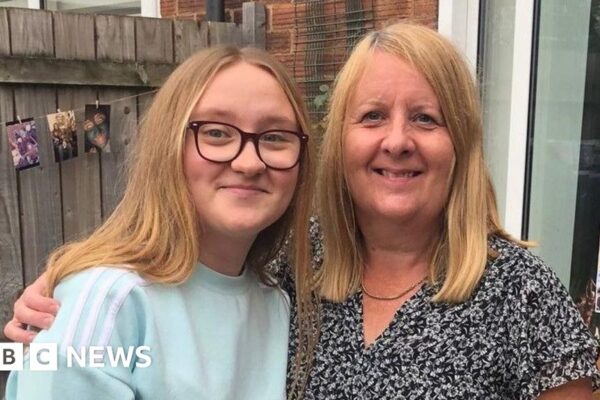 Deaf patients condemn shortage of BSL interpreters in NHS