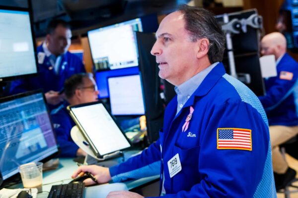 Dow drops 600 points, Nasdaq craters for a third day as stock sell-off gains steam: Live updates