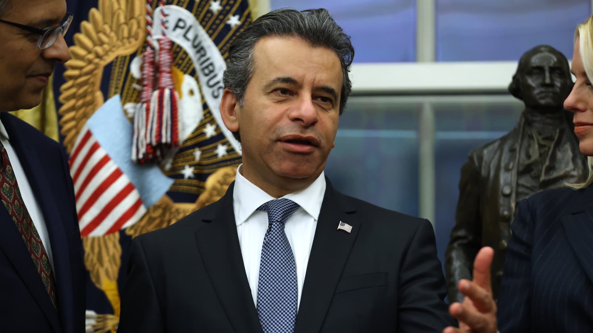 FDA chief warns U.S. is losing ground to China in early drug development, calls for faster trial approvals