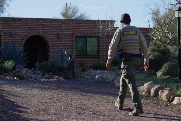 Family insider disputes key detail in Nancy Guthrie investigation and more top headlines