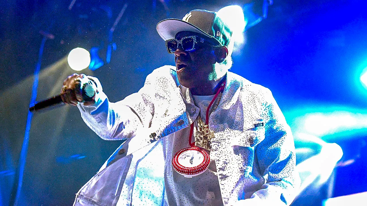 Flavor Flav invites US women's hockey team to Las Vegas for Olympic celebration after Trump snub
