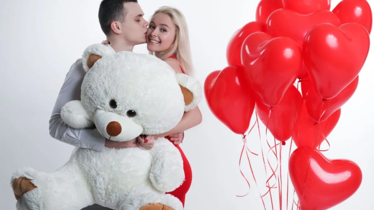 Happy Teddy Day 2026 Wishes Images: Quotes And WhatsApp Status to Share On Valentine Week