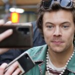 Harry Styles silently deleted Instagram app