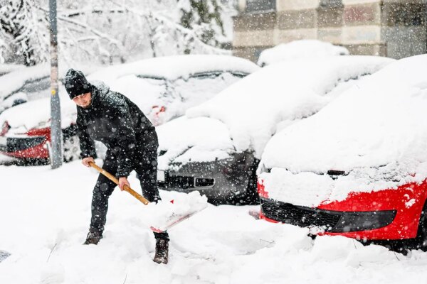 Heavy snow is recipe for serious heart attack risk, experts say: What to know