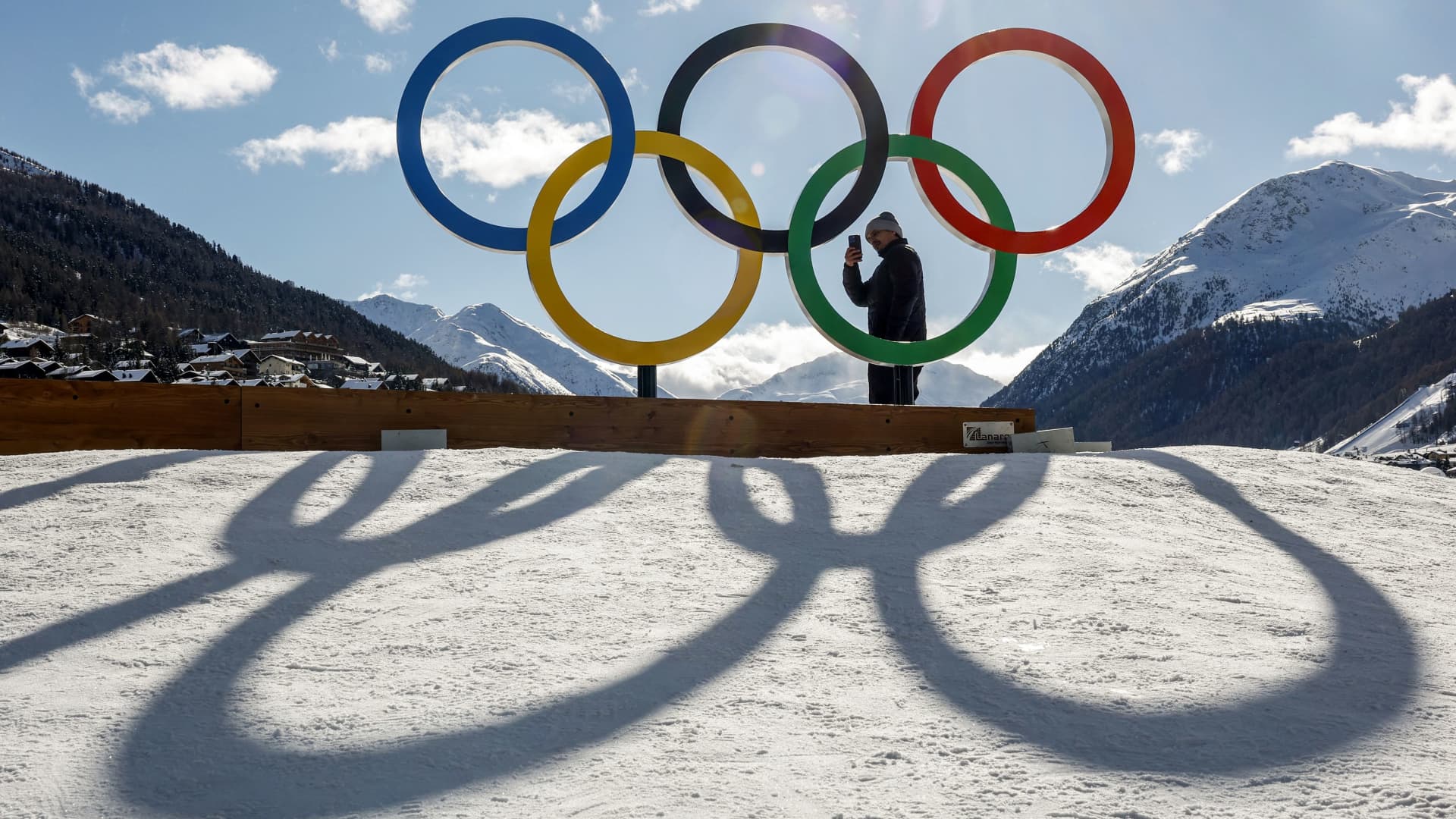 Here’s how much athletes at the 2026 Winter Olympics get for winning medals