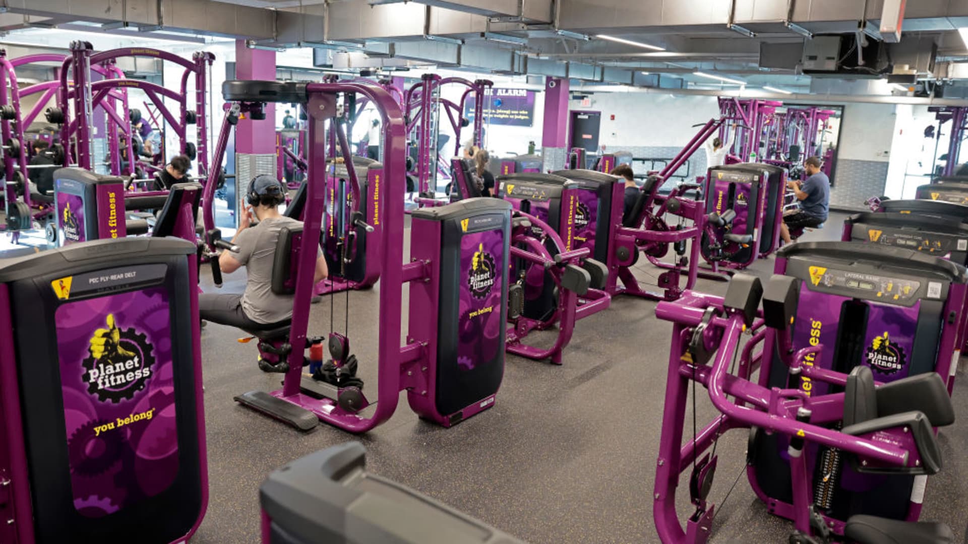 How the 'K-shaped' economy is showing up at two big U.S. gyms