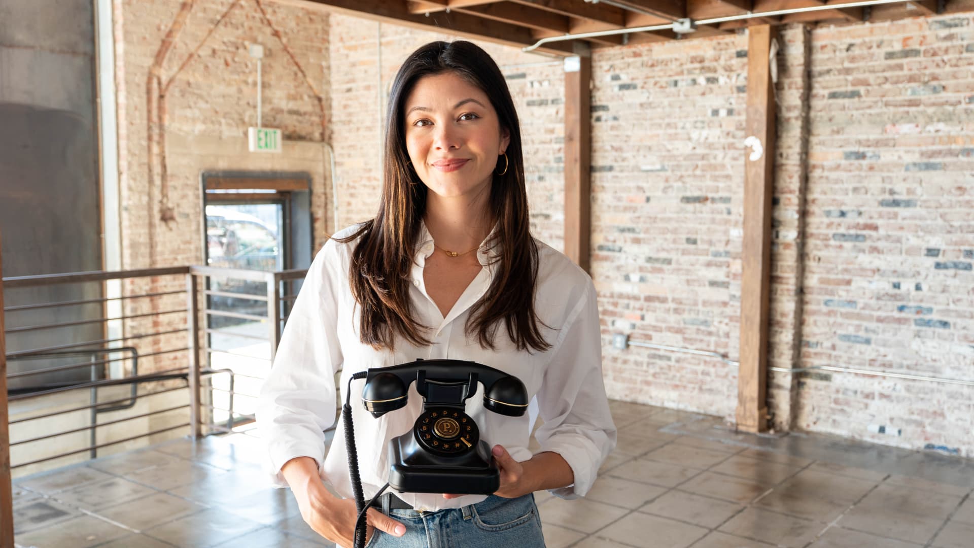 How this 29-year-old made landline phones cool again—and brought in $789K last year selling them