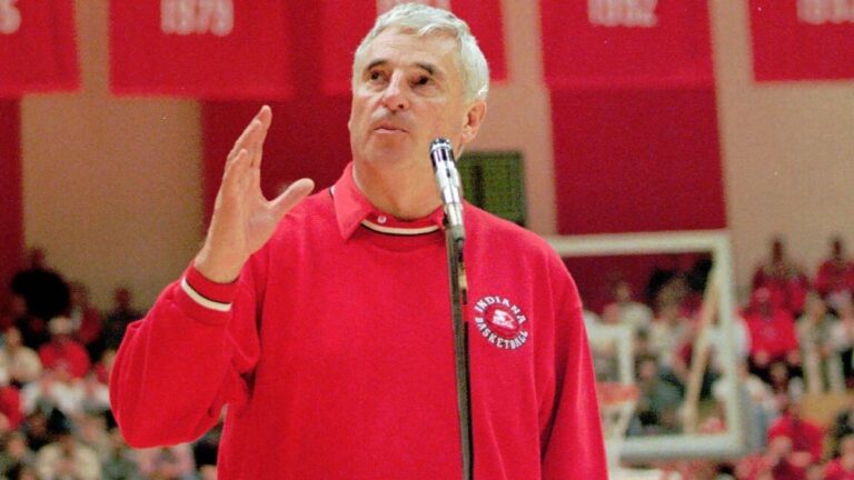 Indiana to build statue in honor of legendary coach Bob Knight