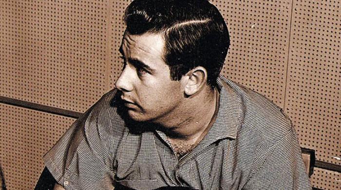 Legendary guitarist behind Bob Dylan, Beatles hit songs passes away