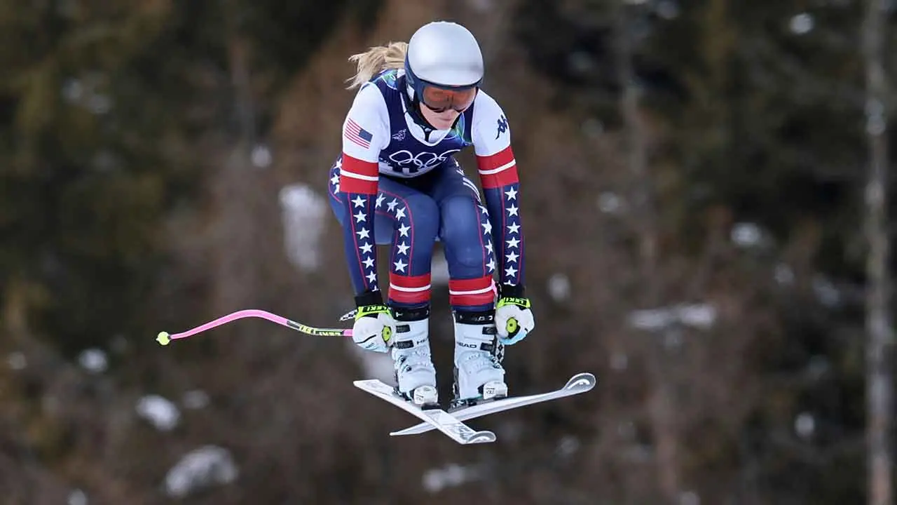 Lindsey Vonn makes Olympic comeback after ACL injury in women's downhill