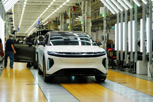 Lucid widely misses earnings expectations, forecasts continued EV growth in 2026