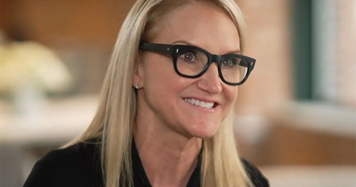 Mel Robbins on leaning in