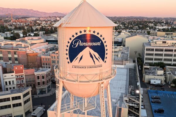 Netflix grants Warner Bros. Discovery 7-day waiver to reopen deal talks with Paramount Skydance